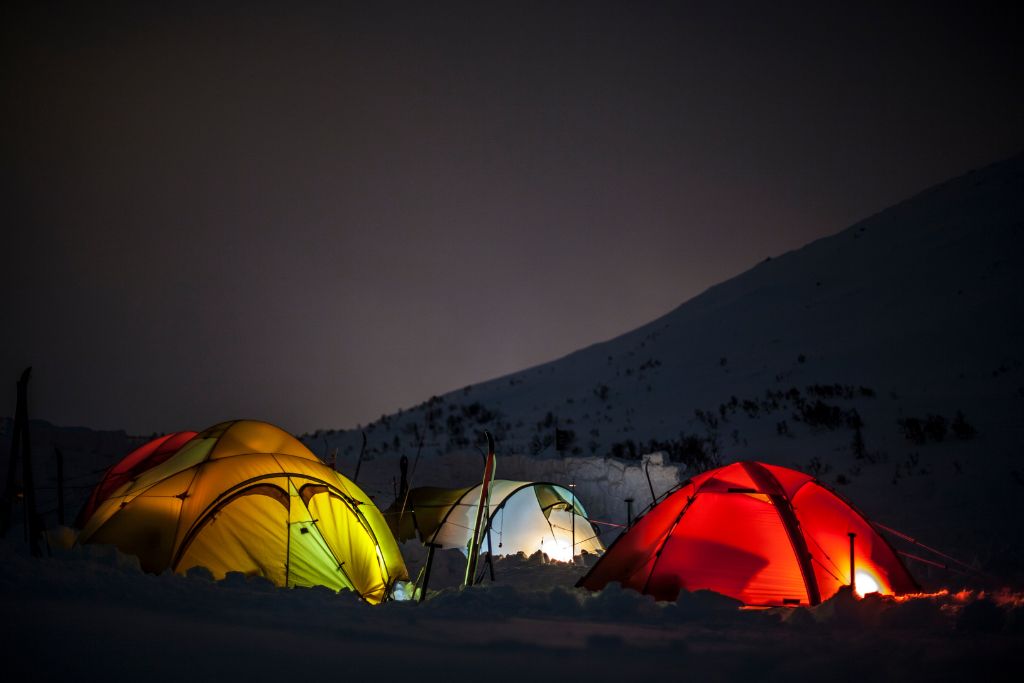 drie tenten met led campinglamp met afstandsbediening
